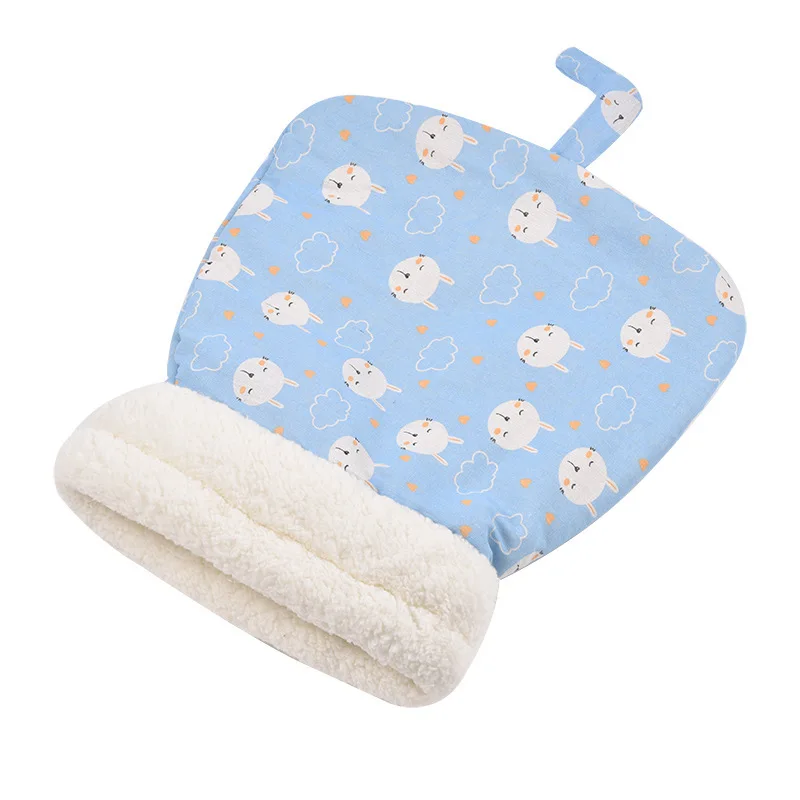 Sac de couchage pour chat bleu clair à lapins et nuages, doublure blanche