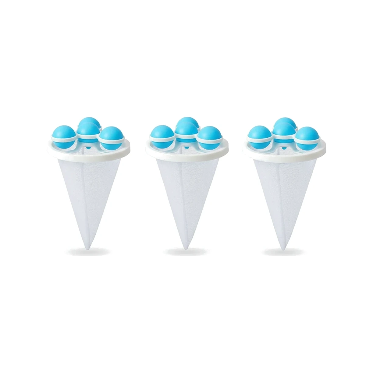 Trois filtres coniques en filet blanc surmontés de boules bleues, alignés sur fond blanc