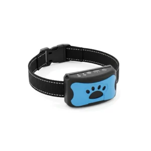 Collier anti-aboiement pour chien avec boîtier en forme d'os et sangle noire, posé à plat sur fond blanc