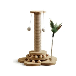 Tour à gratter en sisal avec plateau en bois à billes, deux pompons suspendus et une plume sur ressort