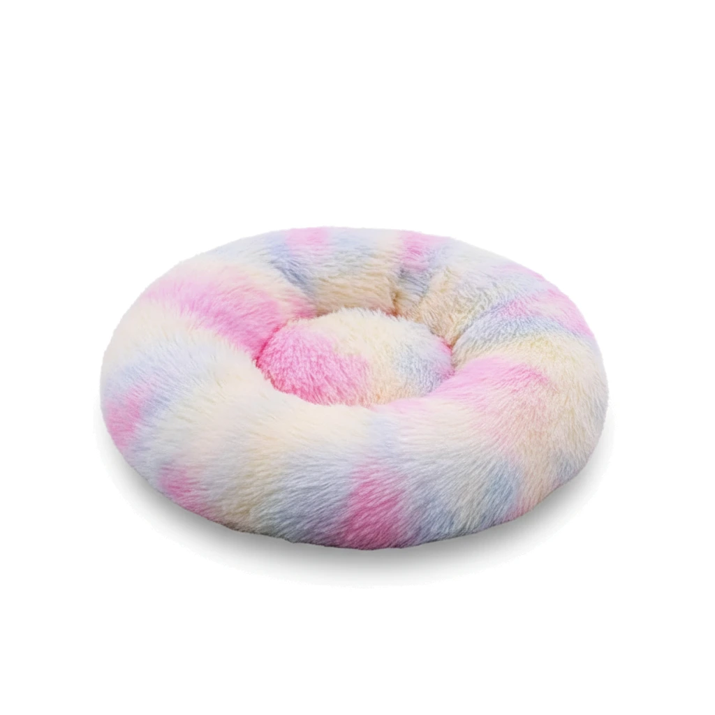 Lit rond en peluche tie-dye rose, bleu, crème et jaune, vu de dessus sur fond blanc