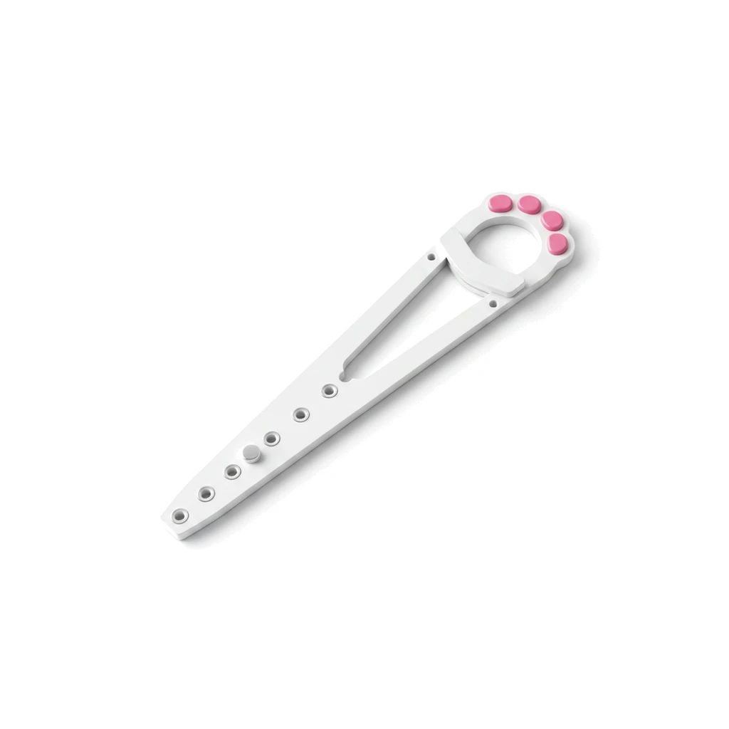 Loquet ouvre-porte blanc à tête en anneau ornée de plots roses en forme de patte, posé à plat sur fond blanc