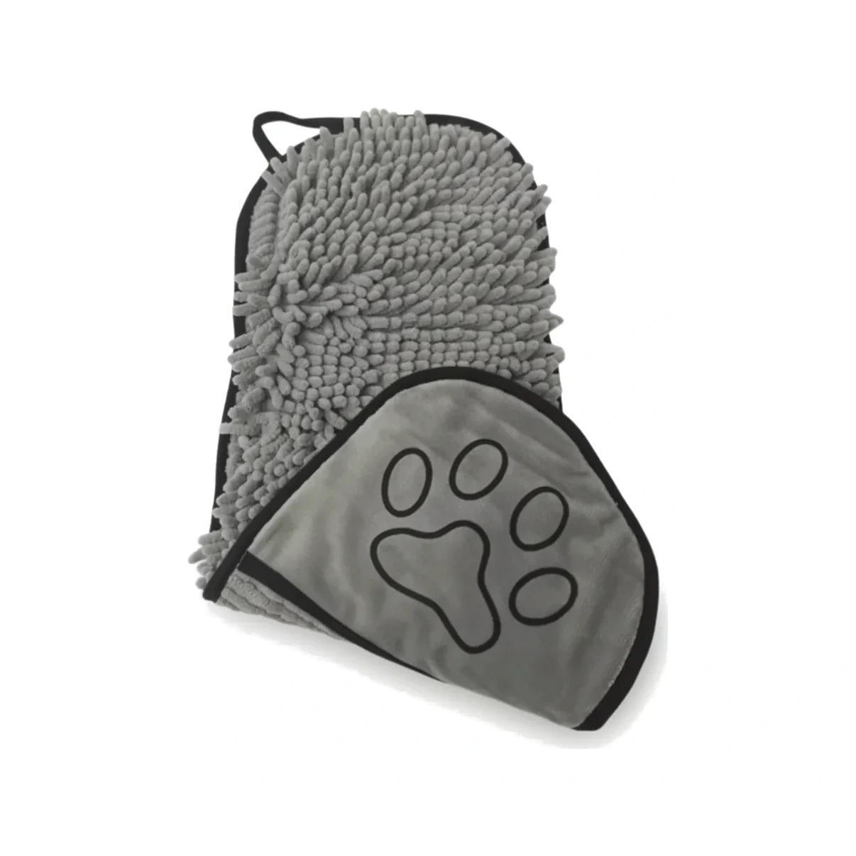 Serviette de séchage grise en microfibre chenille, repliée sur un rabat à patte brodée, avec sa boucle de suspension
